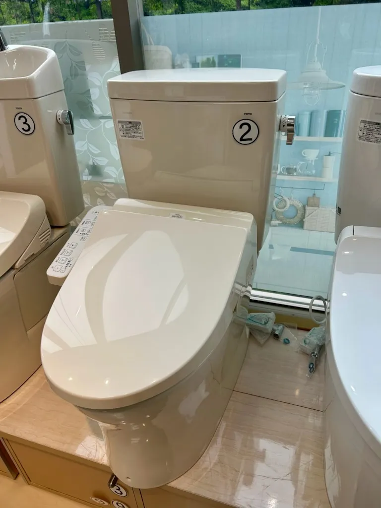 TOTO ピュアレストQR+ウォシュレットKシリーズ(展示現品)